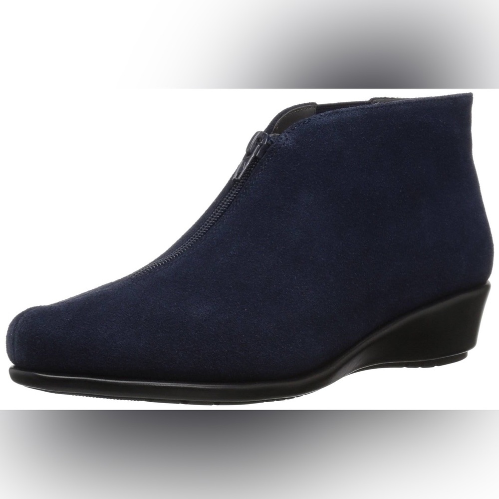 Aerosoles “Allowance” black suede leather ankle boots size 7